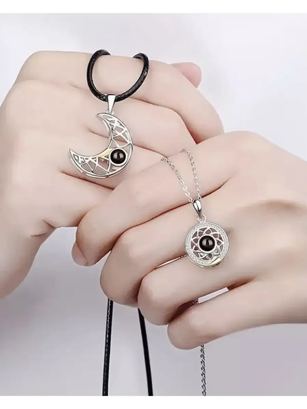 Парные кулоны Солнце и Луна полумесяц на тонкой цепочке