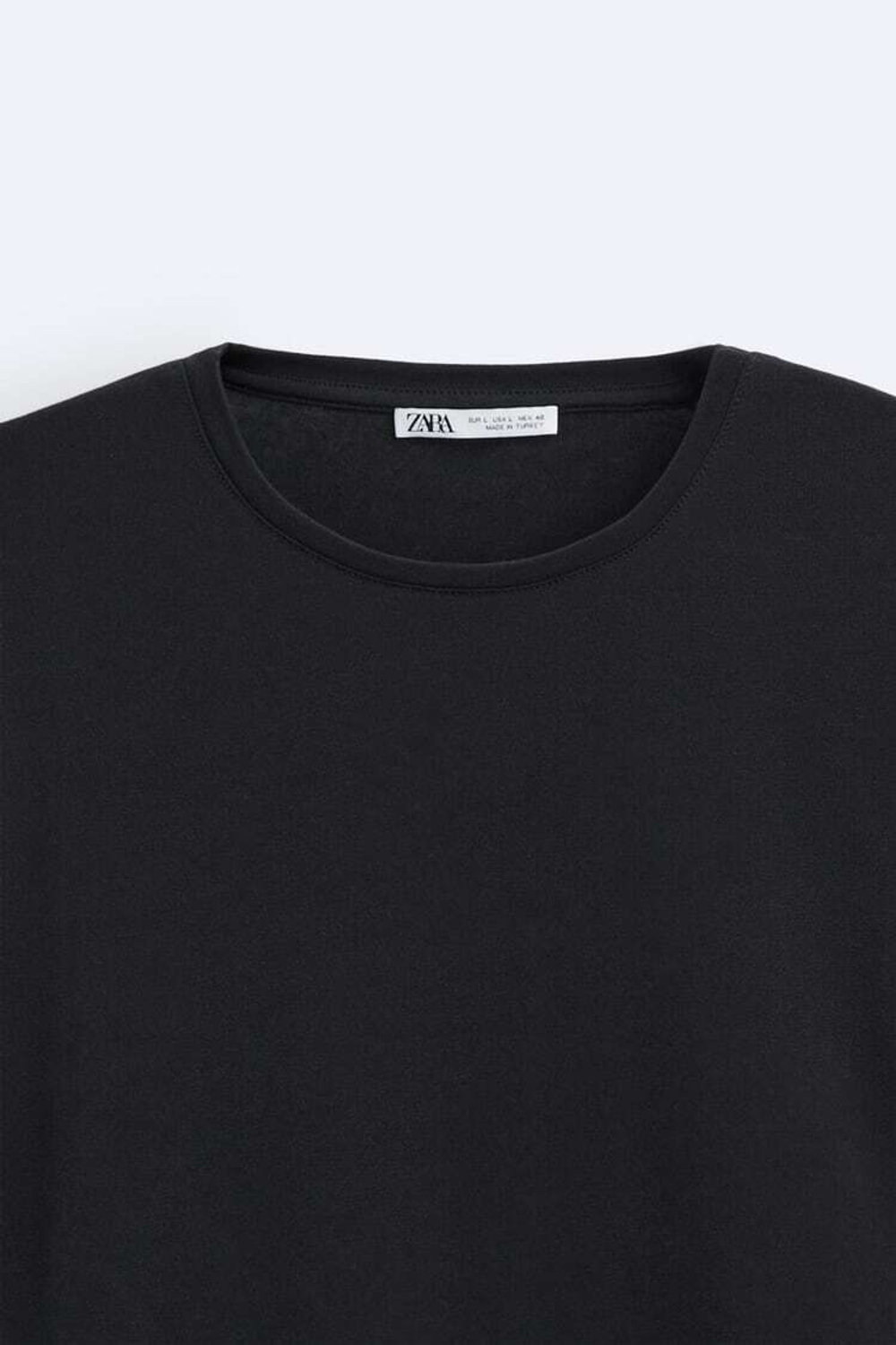 ZARA БАЗОВАЯ ФУТБОЛКА SLIM FIT, ЧЕРНЫЙ