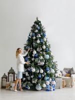 большая искусственная елка