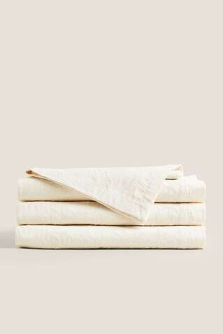 ZARA HOME СКАТЕРТЬ ИЗ ЖАККАРДОВЫХ ЛИСТЬЕВ, СВЕТЛО-БЕЖЕВЫЙ