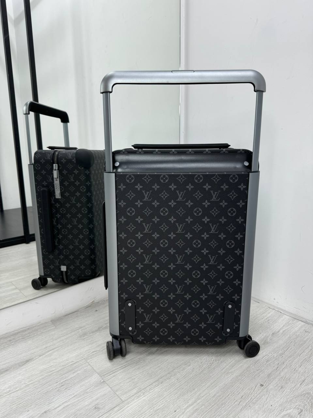 Чемодан Louis Vuitton