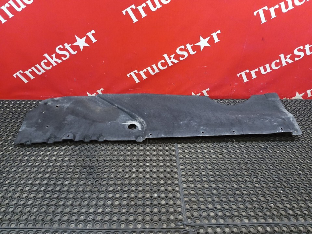 Шумоизоляция двигателя правая 2016г.