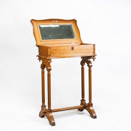 Винтаж: Дамский столик для рукоделия