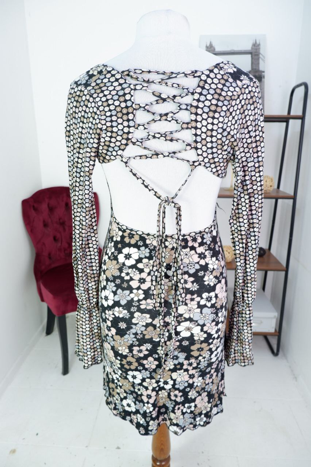 Платье REDS с акцентной спиной 42 размер