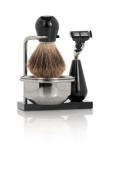 Бритвенный набор Mondial: станок, помазок, чаша, подставка. Цвет - черный
