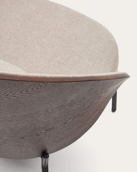 Кресло Eamy светло-коричневое из шпона ясеня с отделкой венге Испания La Forma