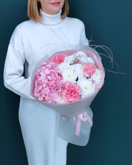 Букет гортензия,диантусы и хризантема(00461)