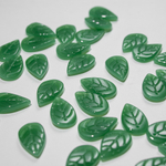 Подвеска резная "Листочек", 18*11мм, зеленая коралловая пудра