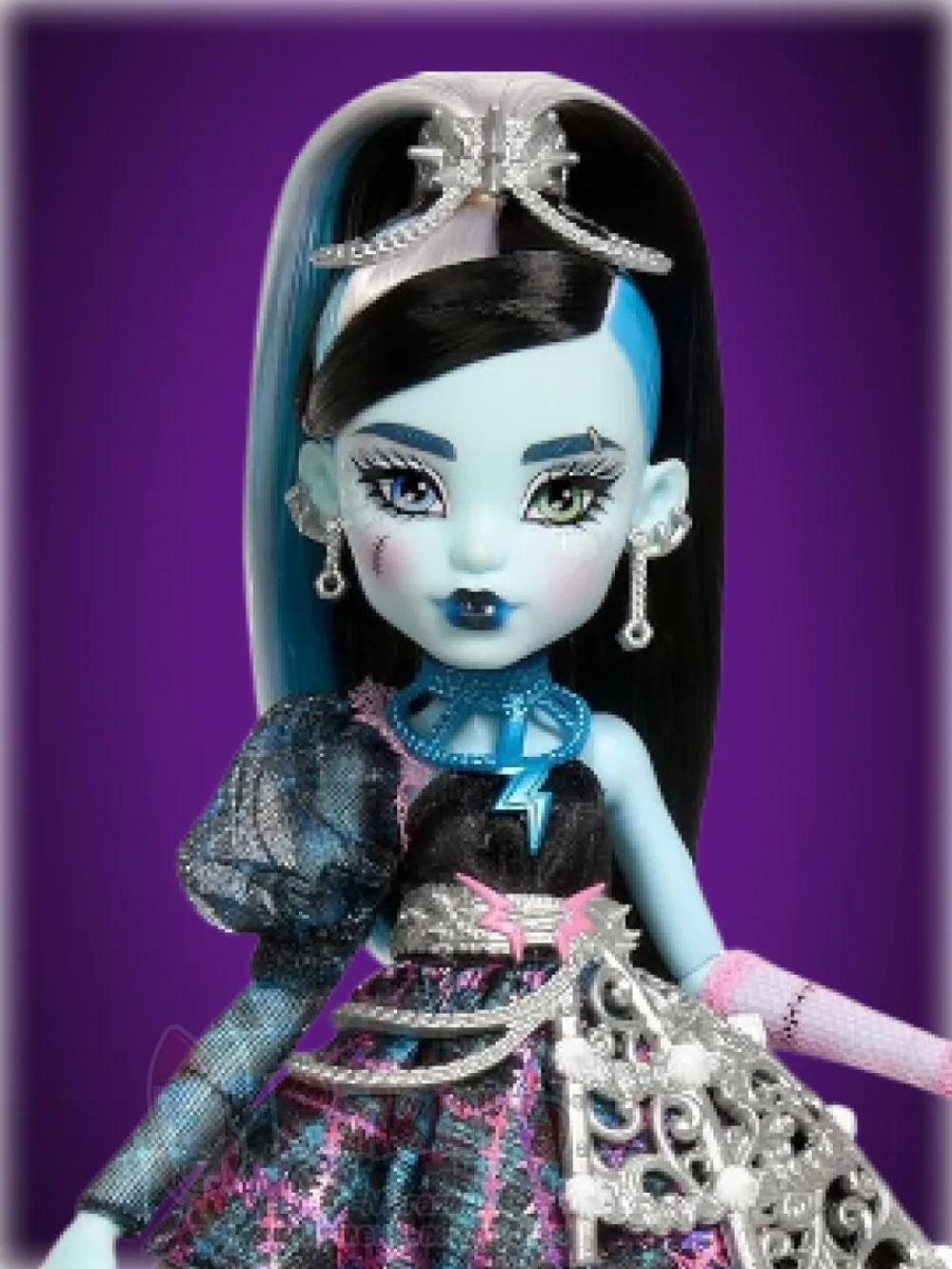 Кукла Монстр Хай Scary Sweet Birthday Фрэнки Штайн JBG75