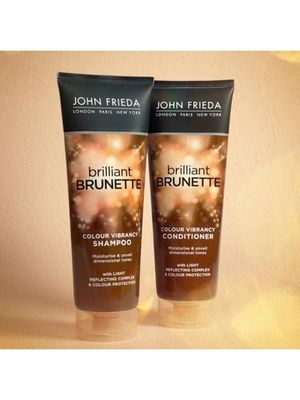 John Frieda Brilliant Brunette COLOUR VIBRANCY Увлажняющий кондиционер для защиты цвета и сияния темных волос 250 мл