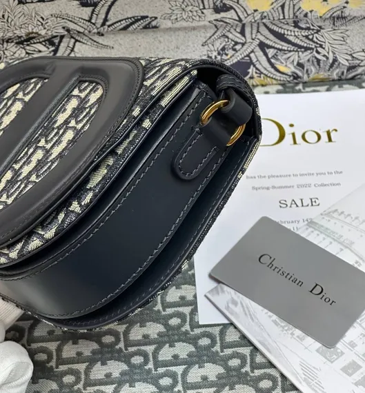 Сумка Dior CD Signature с ремнем