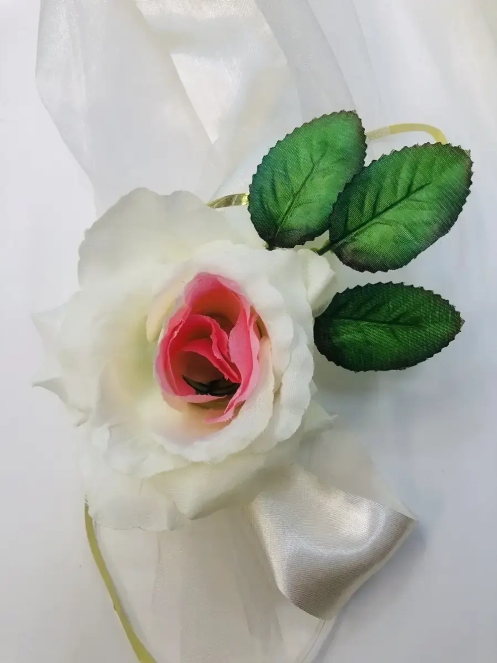 Свадебная лента на автомобиль