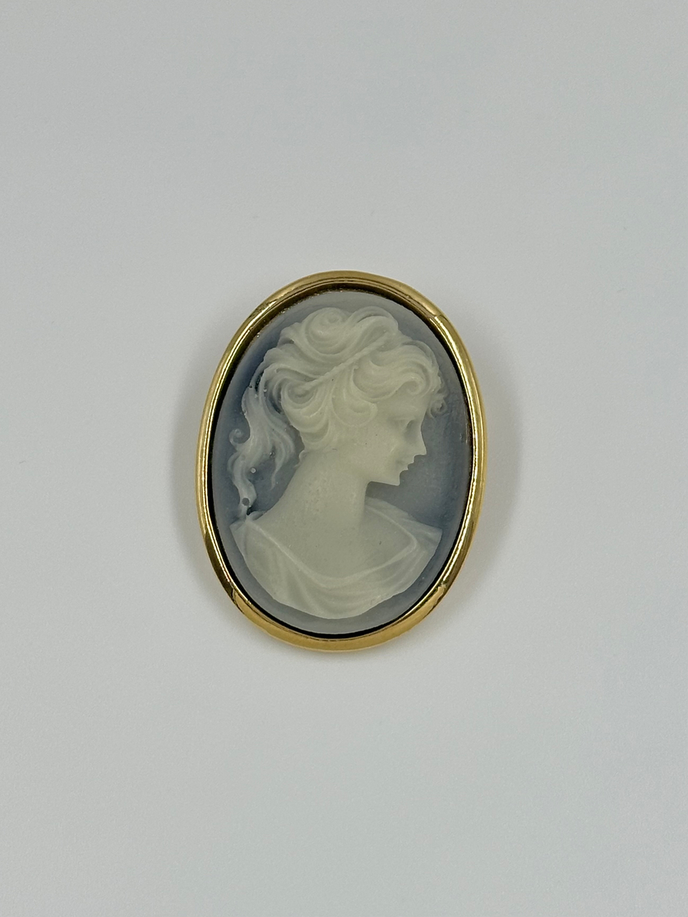 Брошь Камея