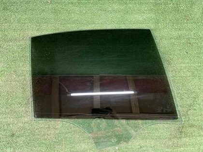 Стекло двери заднее правое BMW 3er F30 (2011-2020)