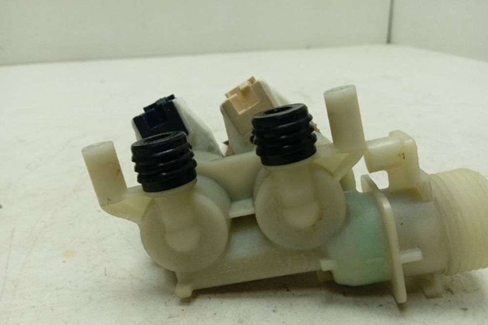 NWSB5851 кт148 Клапан подачи воды для стиральной машины Indesit NWSB5851 б/у