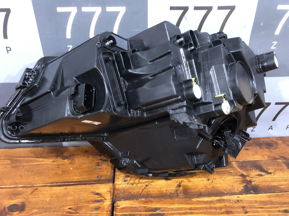 Фара правая LED Skoda Karoq 17-нв Б/У Оригинал 57B941016D