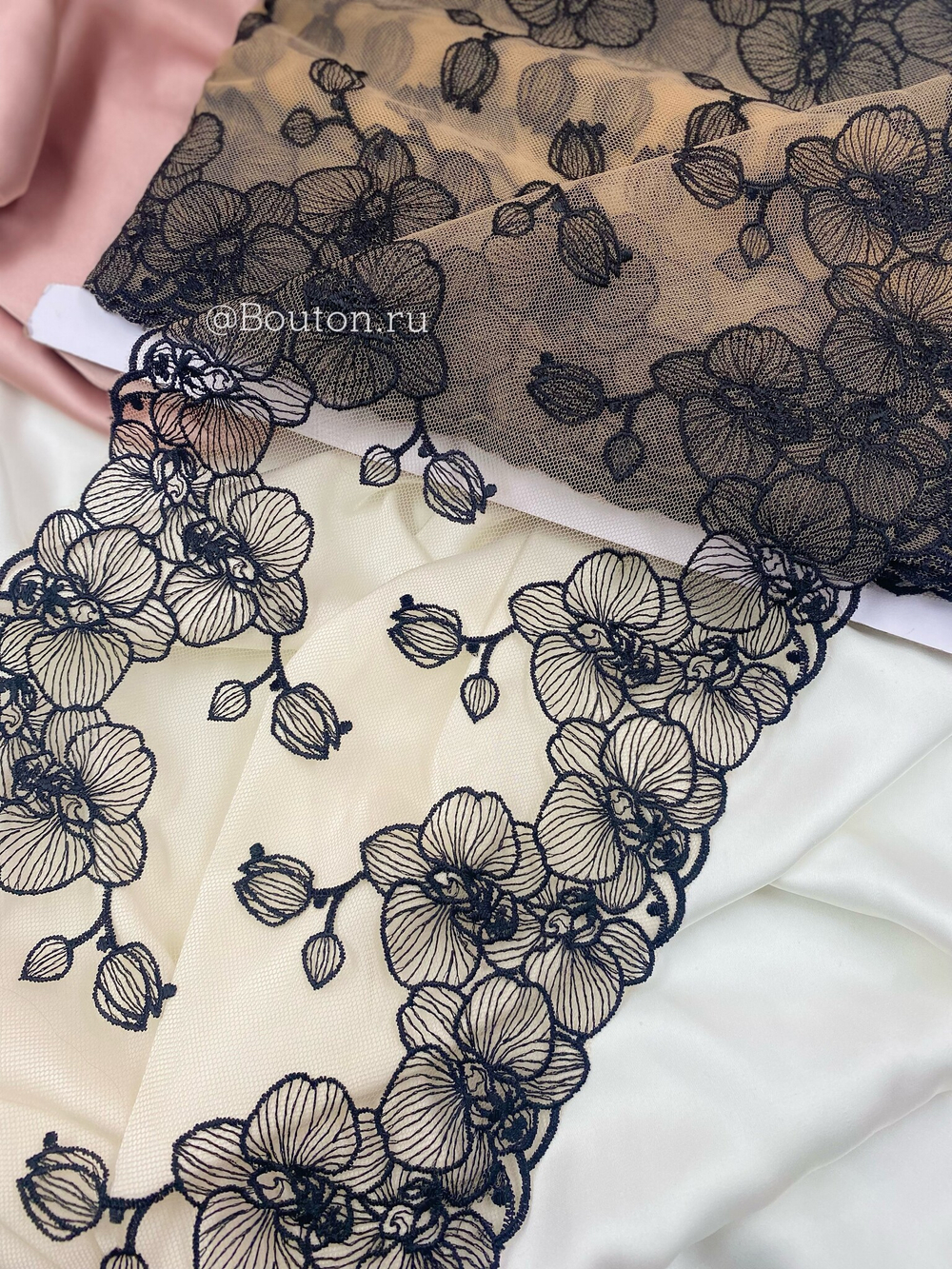 Кружево телесное с черными цветами Орхидеи 22,5 см