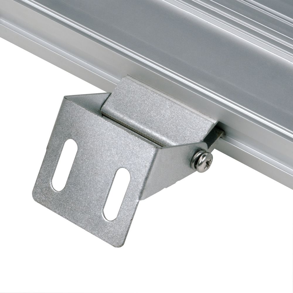 ULF-L52-18W-6400K-L100 220V IP65 SILVER Прожектор светодиодный линейный. 1000мм. Дневной свет 6400К. 2500Лм. Алюминий. TM Uniel