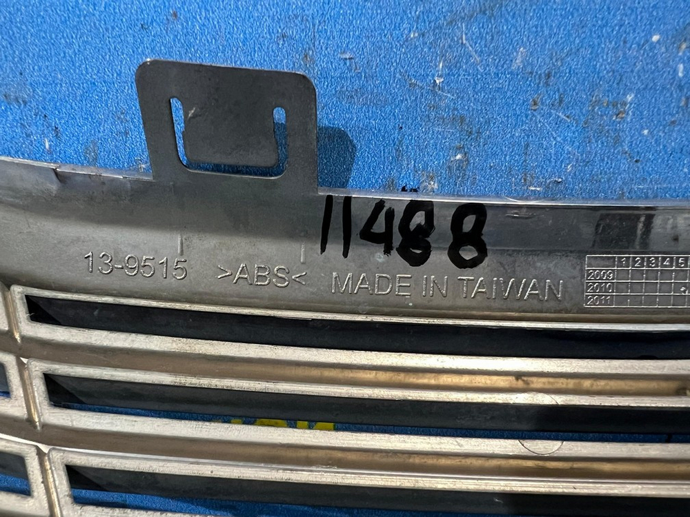 Решетка радиатора Honda FIT 2007-2010