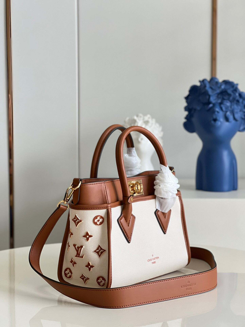 Louis Vuitton On My Side PM