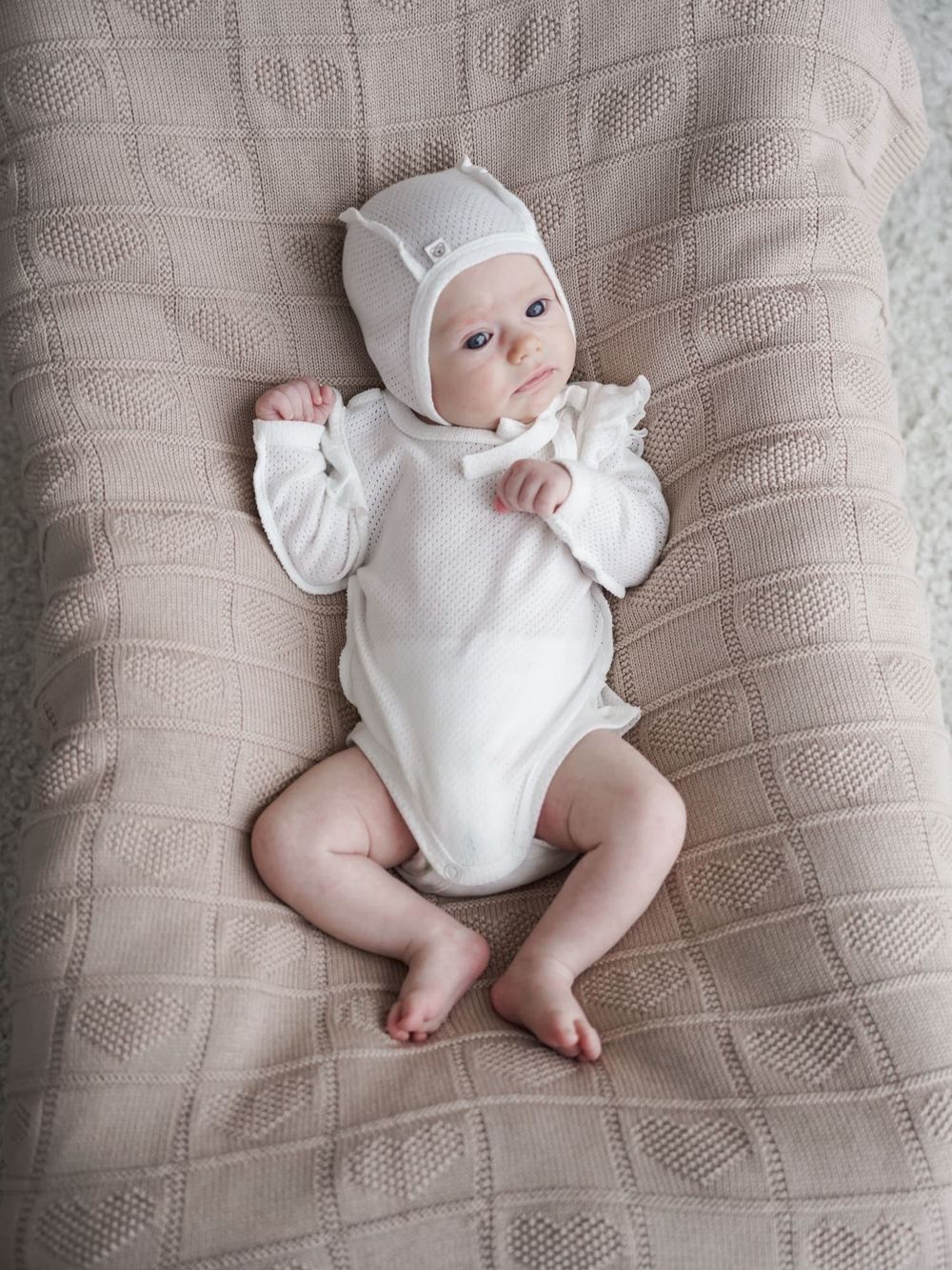 Чепчик "Молоко" из ажурного хлопка 0+