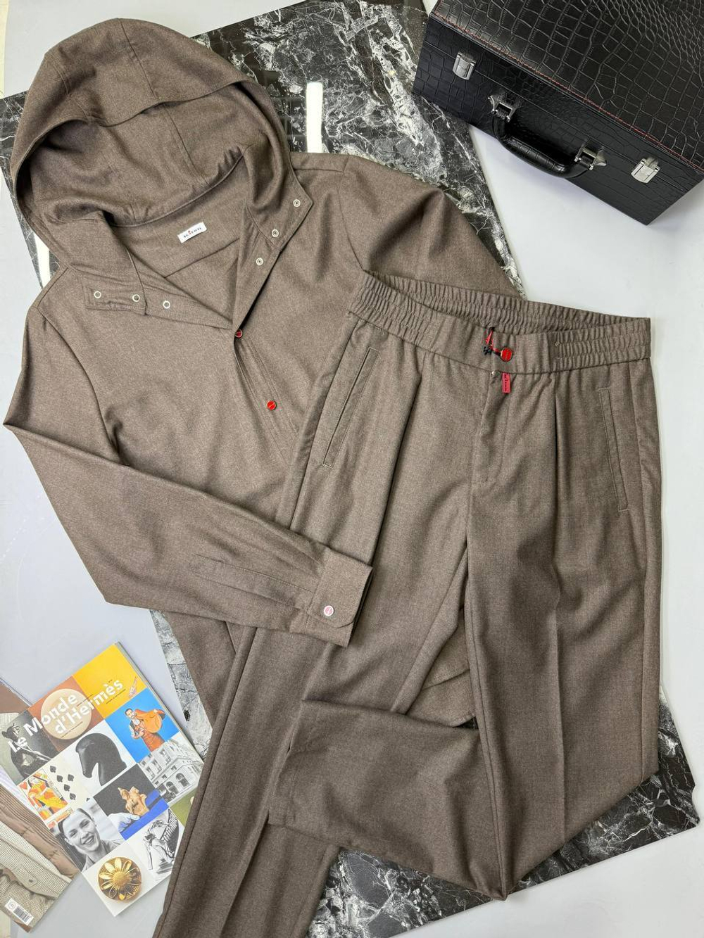 Прогулочный костюм Kiton