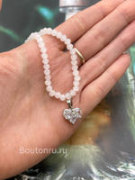 Колье-чокер белое (луна) с подвеской в форме сердца