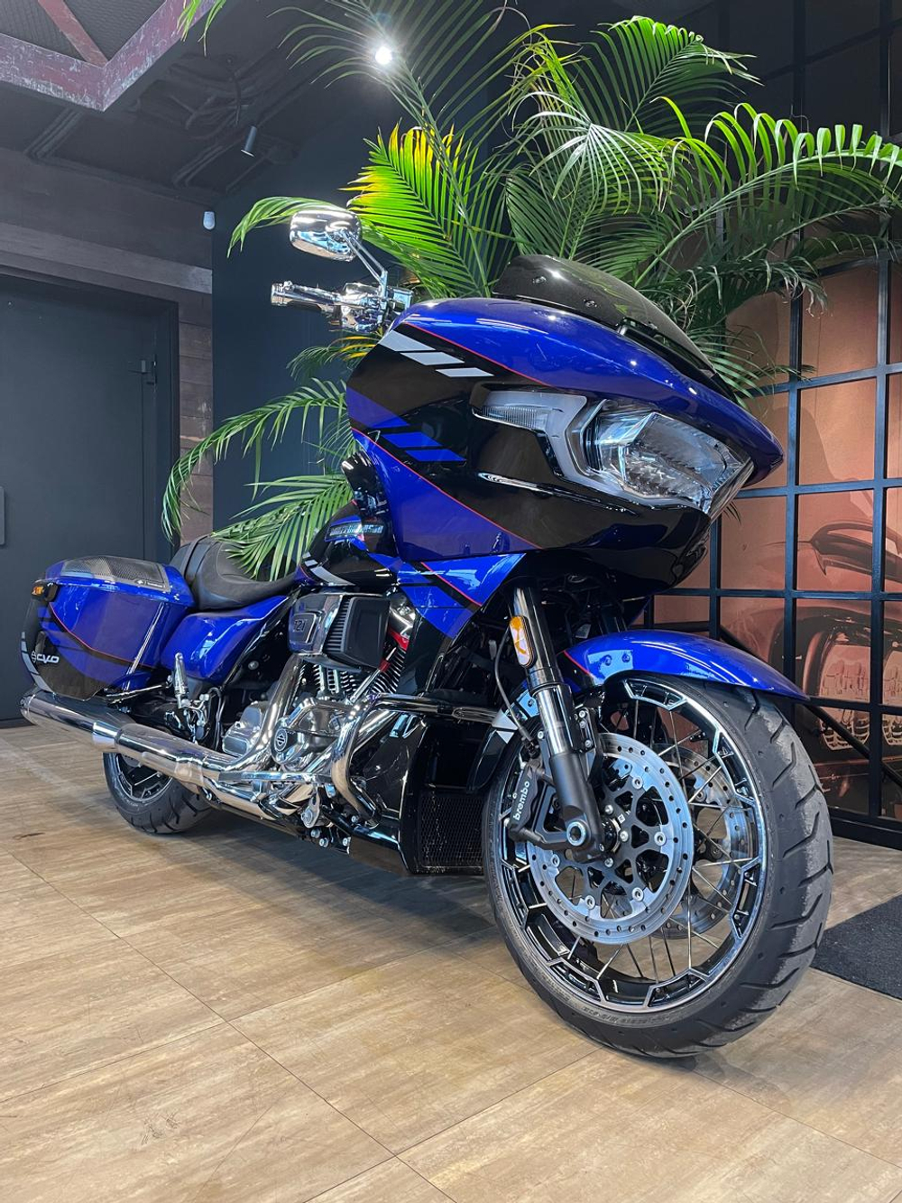 Harley-Davidson CVO Road Glide 121 (Blue Streak) 2025