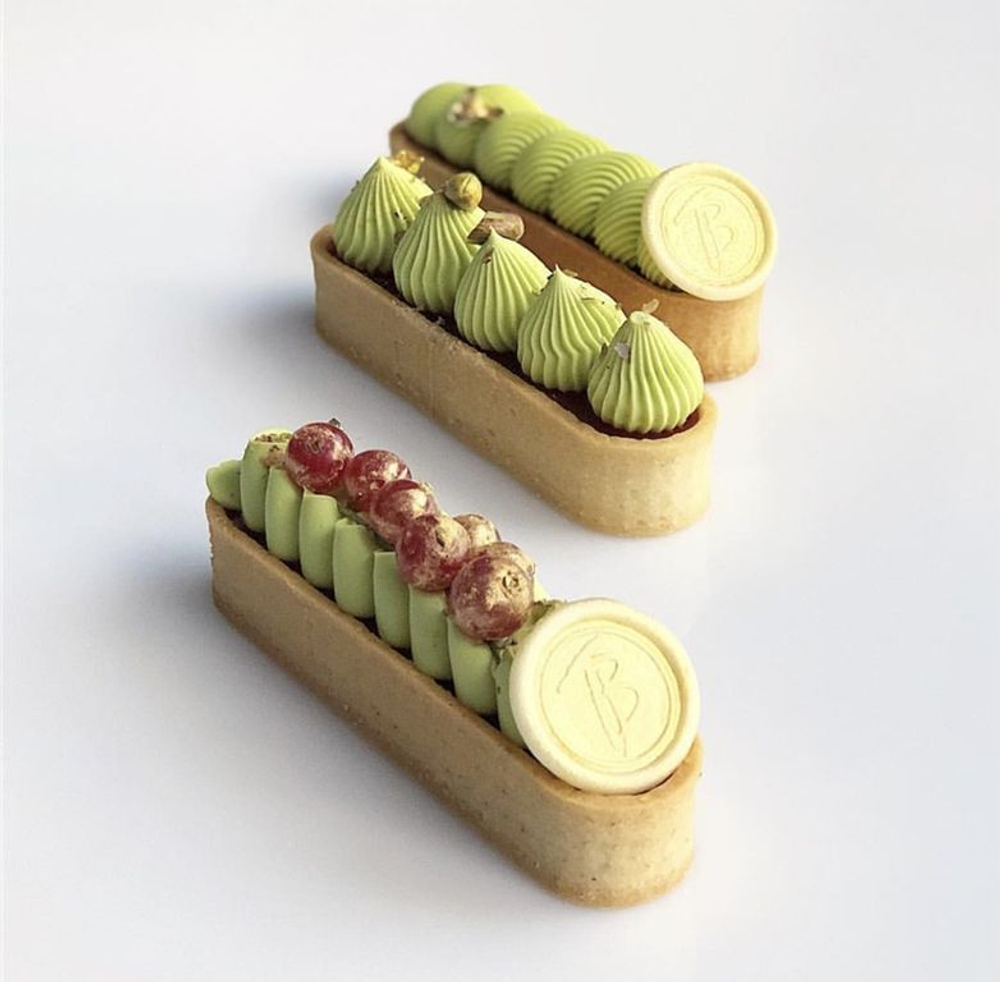 Овал для выпечки перфорированный 13x4 см, h=2 см