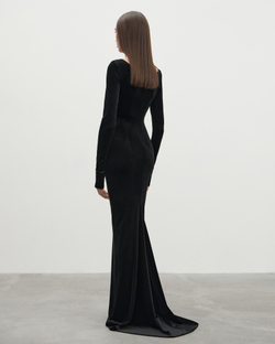 Приталенное платье-макси из бархата