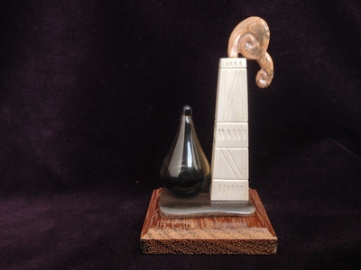 Нефтяная вышка с большой каплей нефти, до 10 см., бивень мамонта