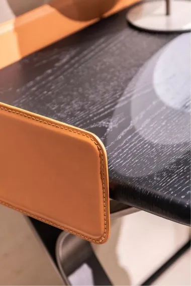 Стол письменный Unicum 145х64 см