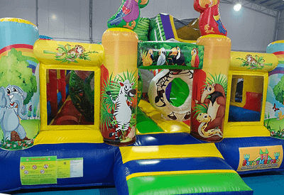 Коммерческий надувной батут «Попугайчики» с горкой, 5*4*2,8 м.