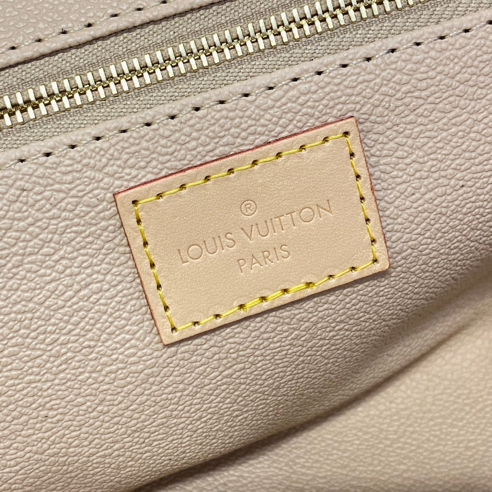 Louis Vuitton Dopp Kit