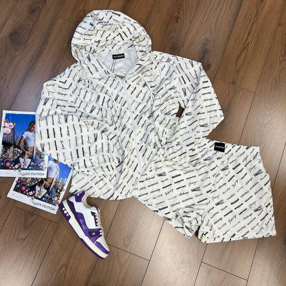 Костюм Balenciaga