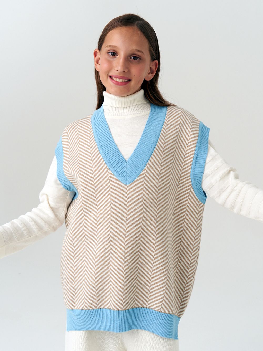 Жилетка для девочки в школу AT953 темно-бежевый