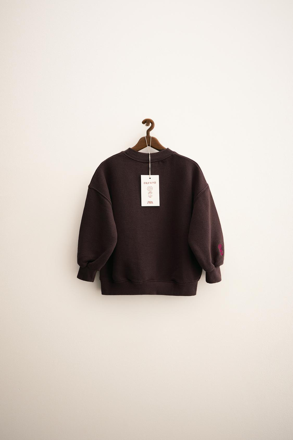 ZARA TIMELESS — ТОЛСТОВКА С ВЫШИВКОЙ ORFAYO ©, КОРИЧНЕВЫЙ