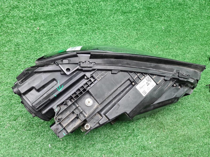 Фара левая Mercedes GLE V167 (2018-2024) LED