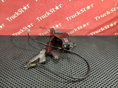 Кронштейн бачка гура