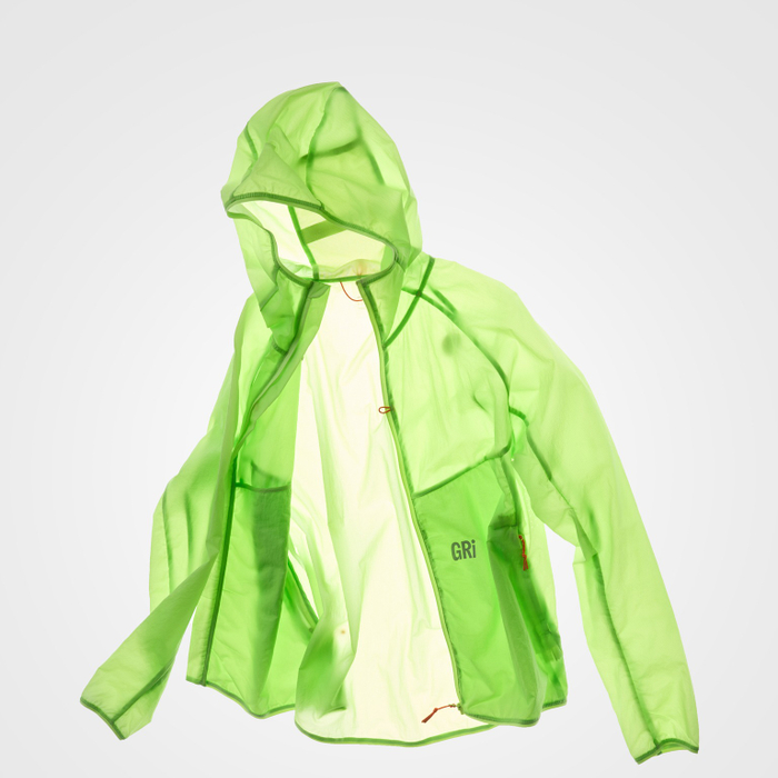 Куртки и жилеты