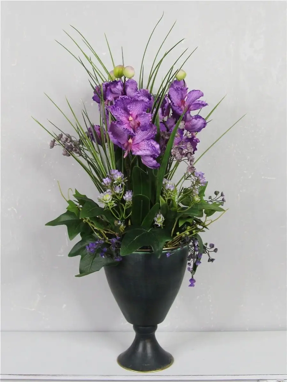 Авторская композиция в металлической вазе"Голландский букет"