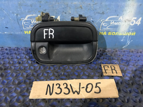 Ручка двери передней правой внешняя MITSUBISHI CHARIOT 1995