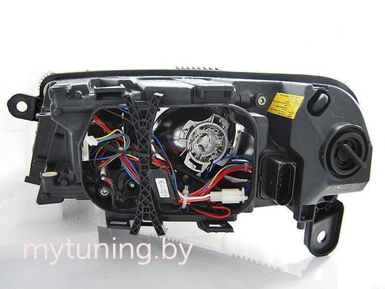 Передние фары Audi A6 C6 xenon daylight chrome