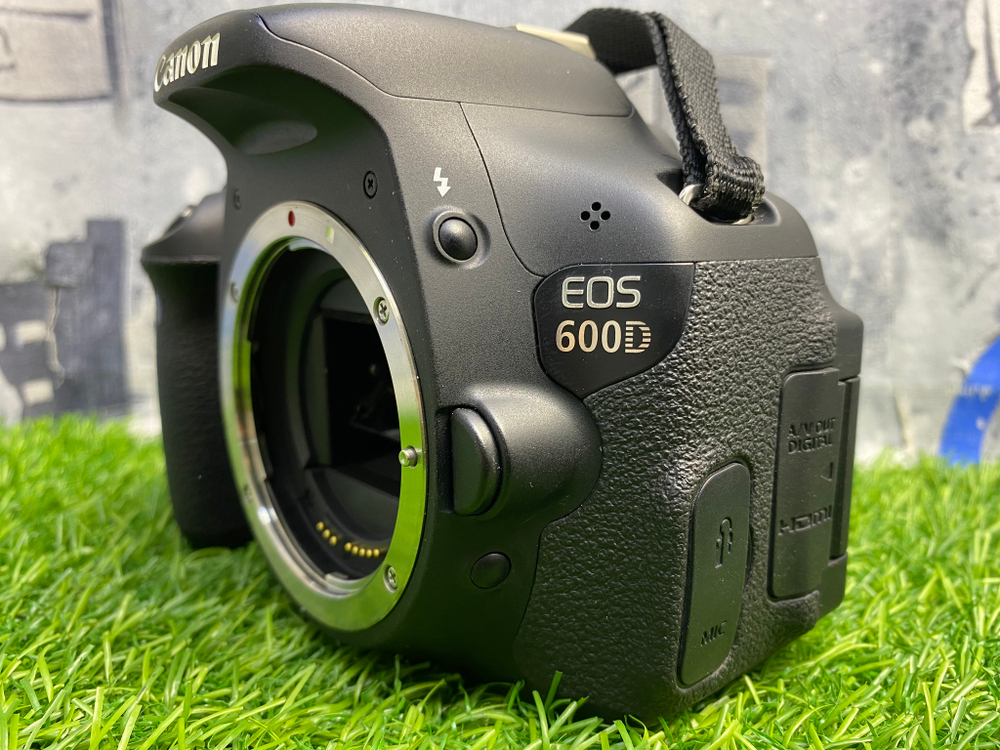 Canon EOS 600D kit 18-55mm IS ll Покупка/Продажа