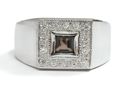 Ювелирное кольцо из серебра с раухтопазом и фианитами