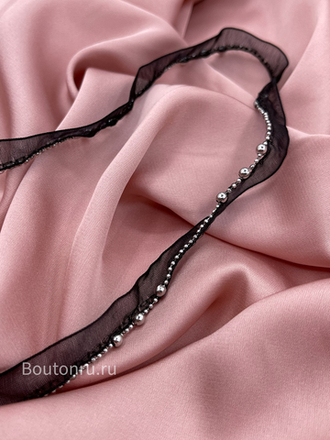 Кант из черной органзы с цепью мониль и серебристыми бусинами