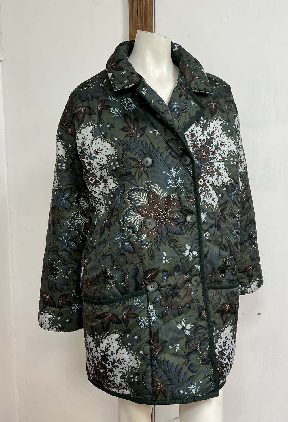 Осенняя куртка на синтепоне