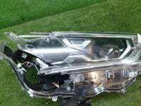 Битая Фара левая Toyota RAV4 5 XA50 (2018-н.в.) LED