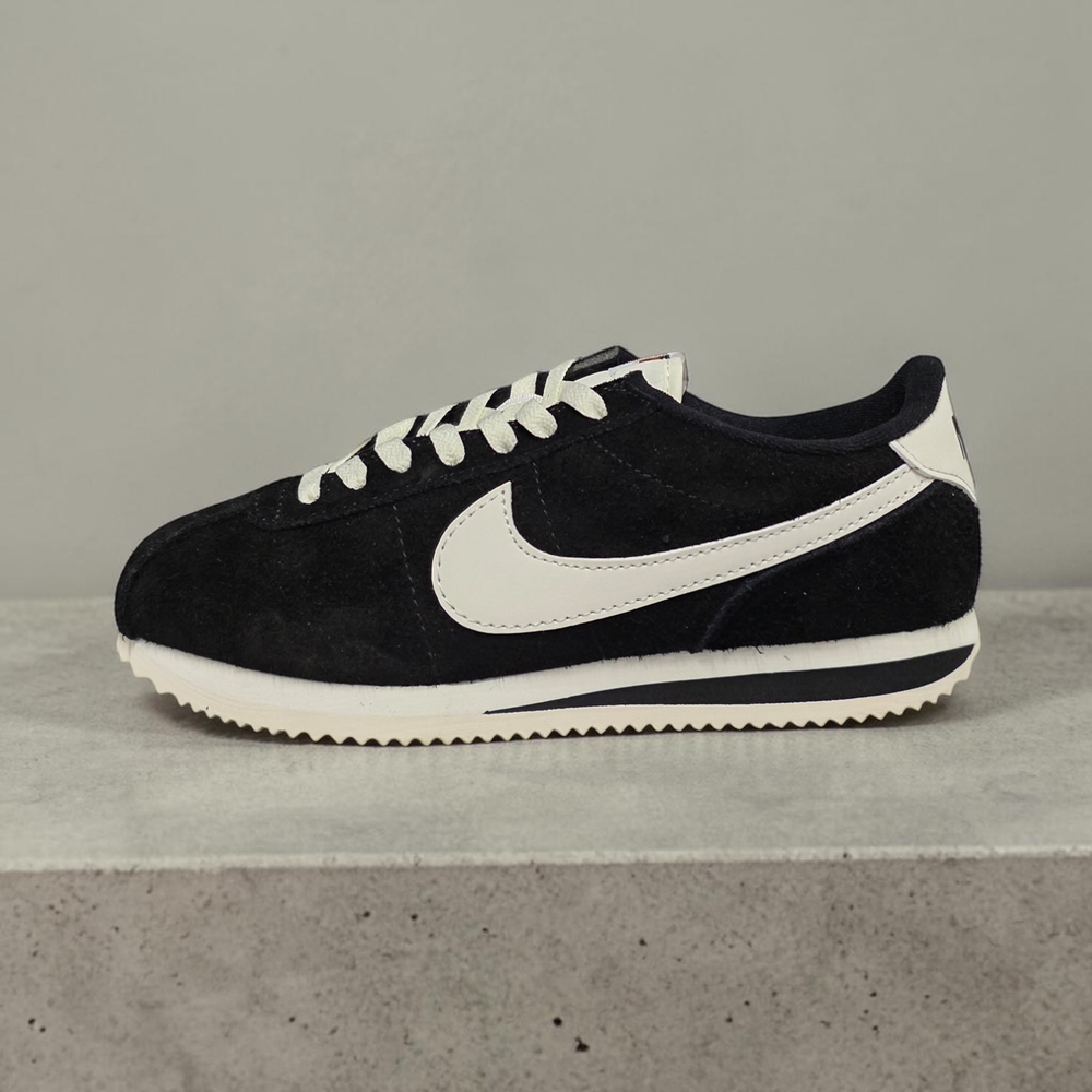 Nike Cortez • Black White
