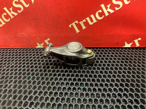 Коромысло впускного клапана 2023г.